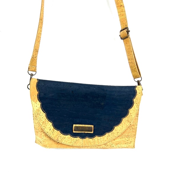 Carpel Made in Portugal Cork Crossbody Bag - Picture 3 of 13